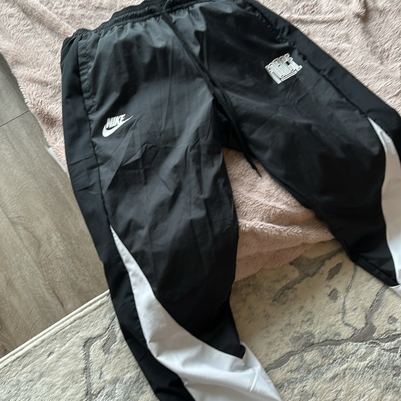 Like new - Picture 2 of 4